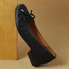 Casual Schuhe plus Größe 34-42 Frauen echte Leder-Slip-On-Wohnungen täglich süße Bowtie Pliseks hochwertige weiche, komfortable weibliche Schuh