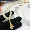 Colliers Accessoires de bijoux Collier de perlé de tour en fer Noir et blanc pour les cadeaux de mariage de fête pour femmes