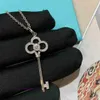 Luxus Tiffenny Designer Marke Anhänger Halsketten T Family Crown Key Halskette 925 Sterling Silber Plated 18K Gold Herz Iris Volldiamant Kleinkragen Kette