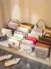 Bins Armario Organizador de armario 3/4 cuadrículas de almacenamiento de bolsas de bolsas Partition Bag Bag Rack Bolsas Mujeres Caja de almacenamiento acrílico