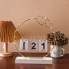 Figurines décoratives Calendrier perpétuel |LED de la Saint-Valentin Love Metal Daily Desk Wood Stand Reutilisable Decor