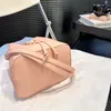 24SSSS's Women's Luxury Designer Nouveau sac de seau sac fourre-tout en cuir Sac à vaisselle pour la main pour femmes Tempérament élégant 20cm / 25 cm