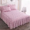 Sängkläder sätter bomullsförtjockning sängöverdrag säng täcker icke-halk kjol skydd dammsäker spetsar