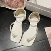 Scarpe eleganti Summer Ladies Sandals Thong Pearl Flat Bottom Testa quadrata femmina Simple Fashion Flip Rhinestones Q33