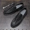 Sapatos casuais tamanho grande 38-45 estilo masculino em inglês na camada superior de couro de couro de alto grau lazer Man Flats