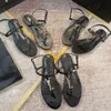 Lüks Kadınlar Metalik Slayt Sandalet Tasarımcısı Slides Terlik Altın Toka Roman Sandal Yaz Moda Geniş Düz Flip Flop
