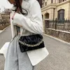 Axelväskor veckar design trendig pu läderväska kedja för kvinnor 2024 sommar liten crossbody lady lyxhandväskor och plånböcker