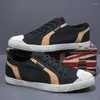 Casual schoenen hoogwaardige canvas mannen sneaker ademende slijtvaste comfortabele ronde ronde teen platte zapatos hombre 23029