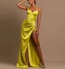 Robes de bal sexy longues chérie verte avec sirène fente satin spaghetti zipper dos plissé watteau train robes de soirée pour femmes