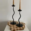 Candle Holders Zestaw 2 vintage ręcznie spalczy świec Candelabra Black Metal Wavy Candel Holder Retro Wabi-Sabi Dekoracja domu