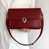 Высококачественная красная свадебная сумка 2024 Новая роскошная сумка для пригородной подмышки французская нишевая сумочка прилив B6NO#