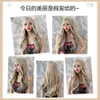 OU Shuo Groothandel Wig Women's Nieuwe lang krullend haar Volledig hoofd set met Europese en Amerikaanse stijl Qi Liu Hai Spot geverfde mode Big Wave Hair Set