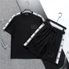 مجموعة أدوات التتبع المصممة للرجال - شورتات قميص قصيرة الأكمام ، بدلة الركض الرياضية الصيفية