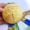 1x Brasilien Rio Medals Gold Emblem Athlete Awards Badge Sport Player Medal med Ribbon Toys Presenttillbehör 60x5 mm Xmas Gif 240407