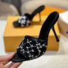 スリッパデザイナールームスリッパハイヒールの女性靴デニムプリント新しいスライド最高品質の本革サンダルフラットとスティレットヒールサンダル有名な靴