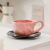 Кружки розовый черный контрастный цветной кружки 200 мл творческая керамическая кофейная чашка и блюдник домашний подарок на рождественский день рождения