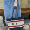 2024 omuz çantası yaz plajı seyahat alışveriş tote çanta tasarımcısı çizgili dokuma omuz çantası büyük kapasite mius alışveriş çantası gündelik tatil çantası