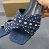 Обувь для женщин летняя квадратная голова открыта на ногах заклепки синие джинсовая джинсовая блестящая декоративная плоская сандалии 240409