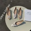 Lässige Schuhe berühmte Metallblume flache Frau Square Toe Pearl Decoration Ballet Flats Weiche Lederschnalle ol Moccasin
