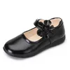 Ragazze Scarpe in pelle nera per fiori per feste scolastiche appartamenti floreali per bambini grandi grandi per bambini principessa dolce mary janes fashion 240422