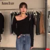 女性のTシャツ韓国2024年春と秋のニッチデザインスリムな気質セクシーな斜め肩レギンス長袖Tシャツの女性