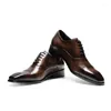 Dress Shoes Men Designer z kombinezonem luksusowe skórzane, stylowe koronkowe zużycie odporna na minimalistyczną firmę Zapato 117