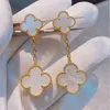 Charme de créateur Van Van à quatre feuilles Clover Grouilles d'oreille Boucles d'oreilles Gold Placage épaissis 18k Rose Blanc Fritillaria Double fleur avec logo