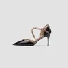 Dress Shoes 2024 Dames Summer Sandalen Rivet Real Leather Designer Hoge Heels Pointed Teen Classic Pumps Party Dames