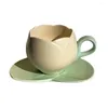 Tasses Saucers en forme de tulipe tasse de tulipe en céramique élégante avec tasse de thé résistante à la chaleur pour la maison lisse