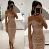 Superbes robes de cocktail courtes de champagne sur les paillettes d'épaule Robe de bal plis mini-robes de fête robe de gaine