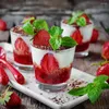 Party Decoration 32st Artificial Strawberries Fake Fruit Cherries Simulation Realistisk plastdekor för bröllopspografi Prop