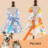 Hundekleidung süßes Haustierkleid und Leine Set mit Bowknot Dekoration Sommerkleidung Kleidung gestreifter Hosentäter Rock Ropa Para Perros