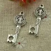 Ciondolo 135 pezzi Tibetan Silver Key Charms ciondolo 33x12mm C3054 Gioielli Trova