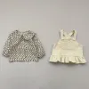 Tシャツ2022春の新しい女の子の服セットファッションガールズストラップドレススーツ幼児フローラルシャツ +オーバーオール2PCSセットプリンセスドレスセット
