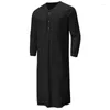 Mäns sömnkläder män v-ringning linne mantel rullar upp kort ärm solid lång nattklänning avslappnad löst skjorta kaftan thobe med fickan