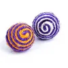 Speelgoed speelgoed voor katten veelkleurige streepbal sisal kitty fun katten speelgoed ball cat scratcher bijten bal speelgoed huisdierproducten kattenbenodigdheden 4,3 cm