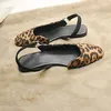 Buty swobodne 2024 Summer Sexy Leopard Single Women Sandals Sandałów Elegancki płaski rozmiar 36-41