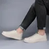 Lässige Schuhe Männer Leichte Outdoor-Turnschuhe Leder Oxford Jugend Mode Komfort flach nicht rutsches Tägliches Pendelbrett