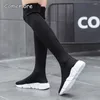 Boots Comemore Woman Long Socks 2024 Fashion Fashion Flat Flat for Women Winter Sunte Sneaker