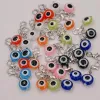 Bracelets 50pcs / lot Blue Evil Eye Charm Colorful Evil Eye 10 mm Perles enrôlent avec un fermoir fermoir Fit Charm Bracelets