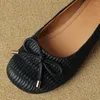Casual Schuhe plus Größe 34-42 Frauen echte Leder-Slip-On-Wohnungen täglich süße Bowtie Pliseks hochwertige weiche, komfortable weibliche Schuh