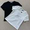 Summer feminino São-pescoço de manga curta Triângulo Triângulo Aplique camisetas casuais de designer casual sml preto branco