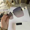 2024 Nya solglasögon Nylonbox blinkande tegelglasögon Kör kvinnor TR -mode utomlands