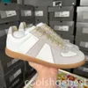 Replica kalvskinn kvinnor replikera sneaker casual skor mocka kvinnor herr svart vit sneakers designer run skum löpare tränare basket utomhus sportsko