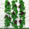 Dekorativa blommor konstgjorda vinstockar med druvor plastfrukt Grapevines Simulation Fruits Garden Wedding Decor Home Party
