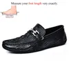 Scarpe casual uomini slip in pelle genuina su mocassini designer di marchi italiani di lusso Moccasins Mocassin Homme Mocasines