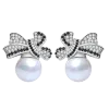 Klämmor önskar den nya Bow Tie Pearl Fritillaria örhängen i kombination med Sterling Silver Inlaid Showcase en känsla av förfining