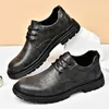 Casual schoenen Heren echt lederen retro -stijl schoeisel modeontwerper Oxford Leisure Walk Male Business Sneakers