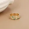 Кластерные кольца винтаж в зеленом хрустальном свете роскошной изысканная звезда для женщин нерегулярное дизайнерское взаимодействие.