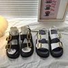 Freizeitschuhe für Frauen 2024 Sommer Metallschnalle Weiche Bottom Open Toe Damen Strand Plattform Frauen Sandalen Zapatos de Mujer